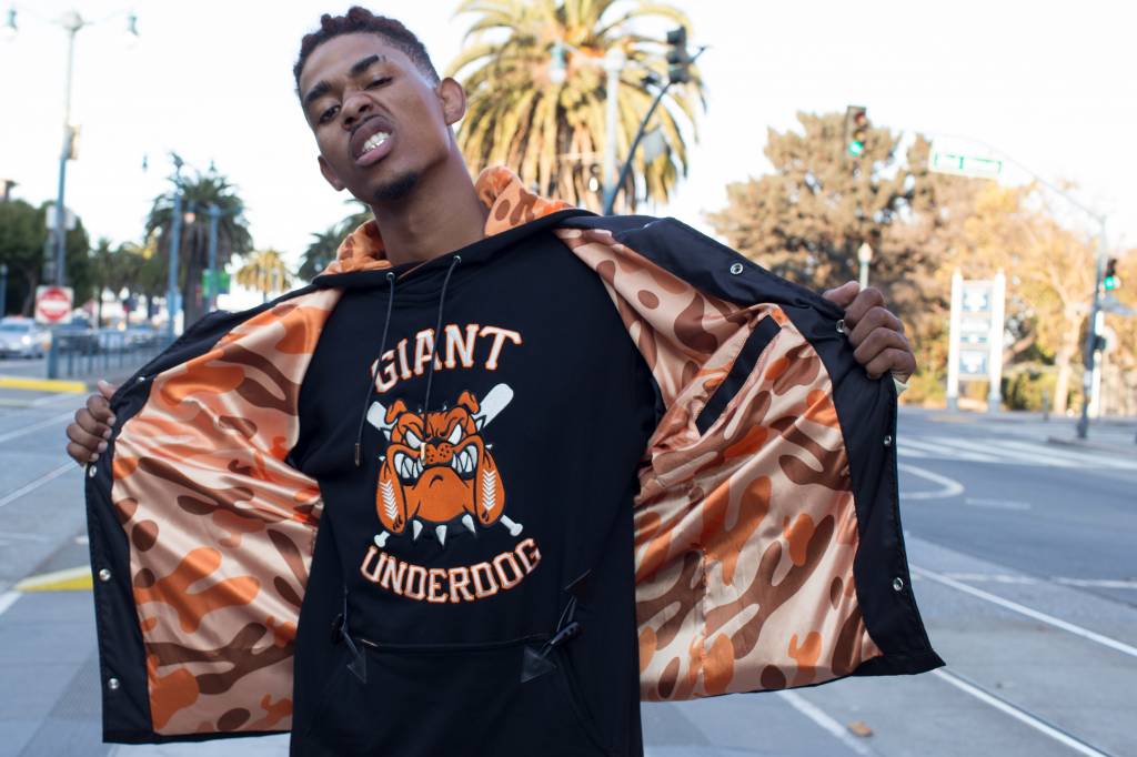 Giant Underdog Photo shoot with @Showy4mayor