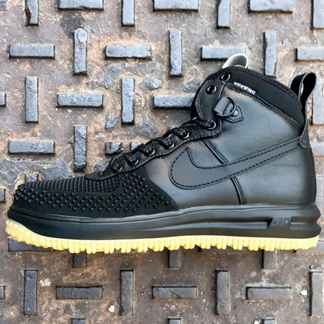 mercurial rouge et noir