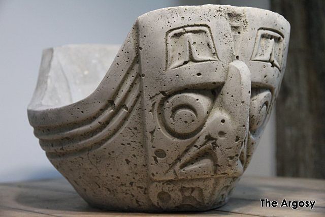 Who designed the concrete sculptures?