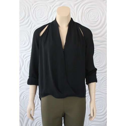 Go Silk Go Silk Long Sleeve Blouse With V-Neck And Slits On The Shoulder Go Silk Go Silk Long Sleeve Blouse With V-Neck And Slits On The Shoulder