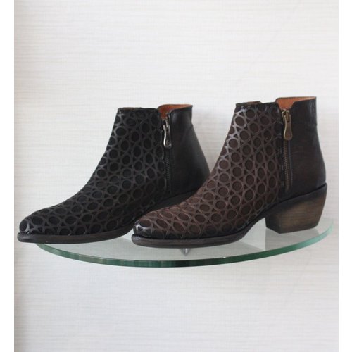Kanna Kanna Ankle Boot with Perferated Leather Kanna Kanna Ankle Boot with Perferated Leather