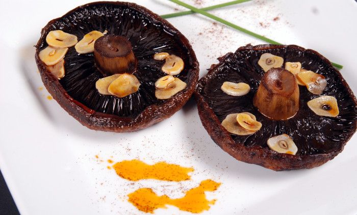 Champignons Portobello grillés à l'huile au piment de cayenne