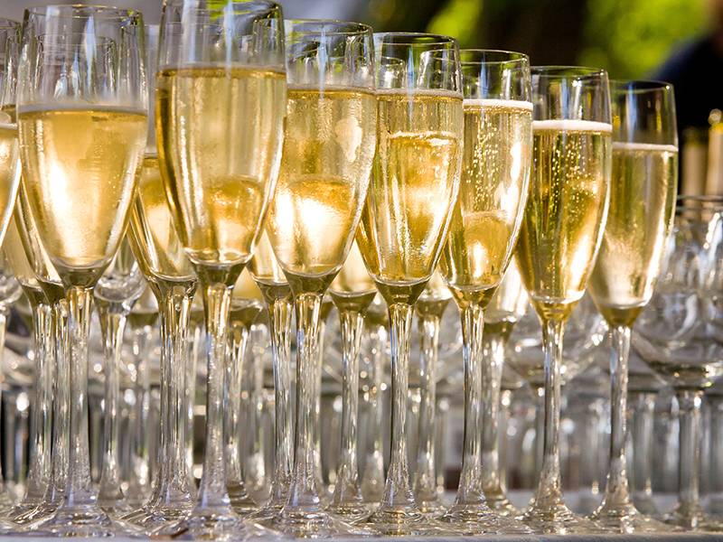 Champagne vs. Sparkling Wine