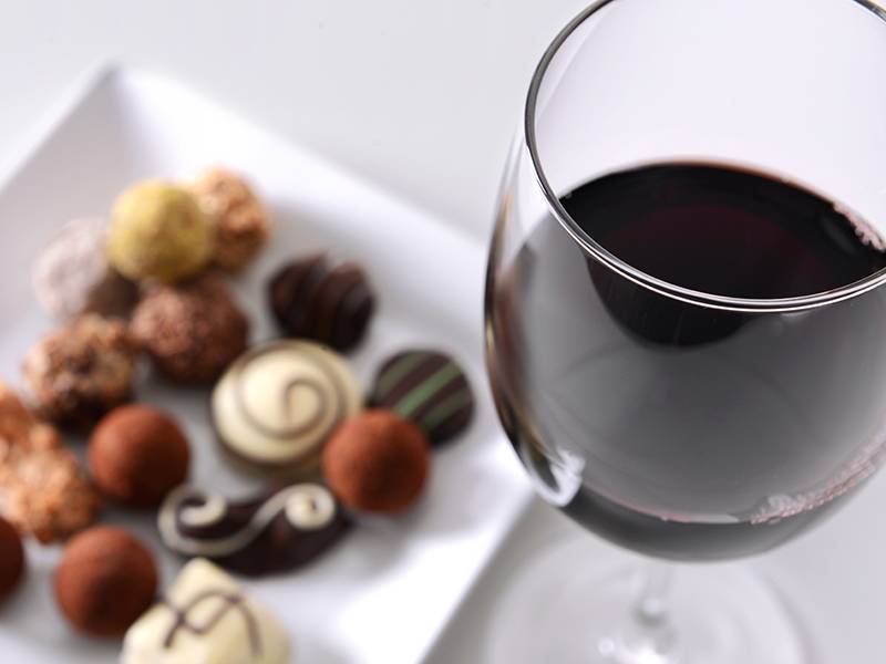 Top 5 Wine and Chocolate Pairings for Valentine’s Day