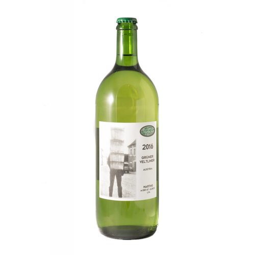 Weingut Martinshof Gruner Veltliner 'Zum Martin Sepp' 2016, Niederosterreich, Austria (1L) Weingut Martinshof Gruner Veltliner 'Zum Martin Sepp' 2016, Niederosterreich, Austria (1L)