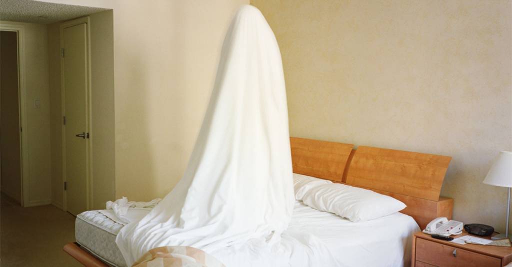 9 astuces ingénieuses pour viser droit avec un « morning wood » !