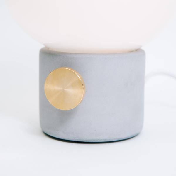 Menu JWDA Concrete Lamp, Light Gray/Brass
