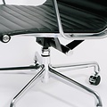 Herman Miller Eames Aluminum Group Management Chair