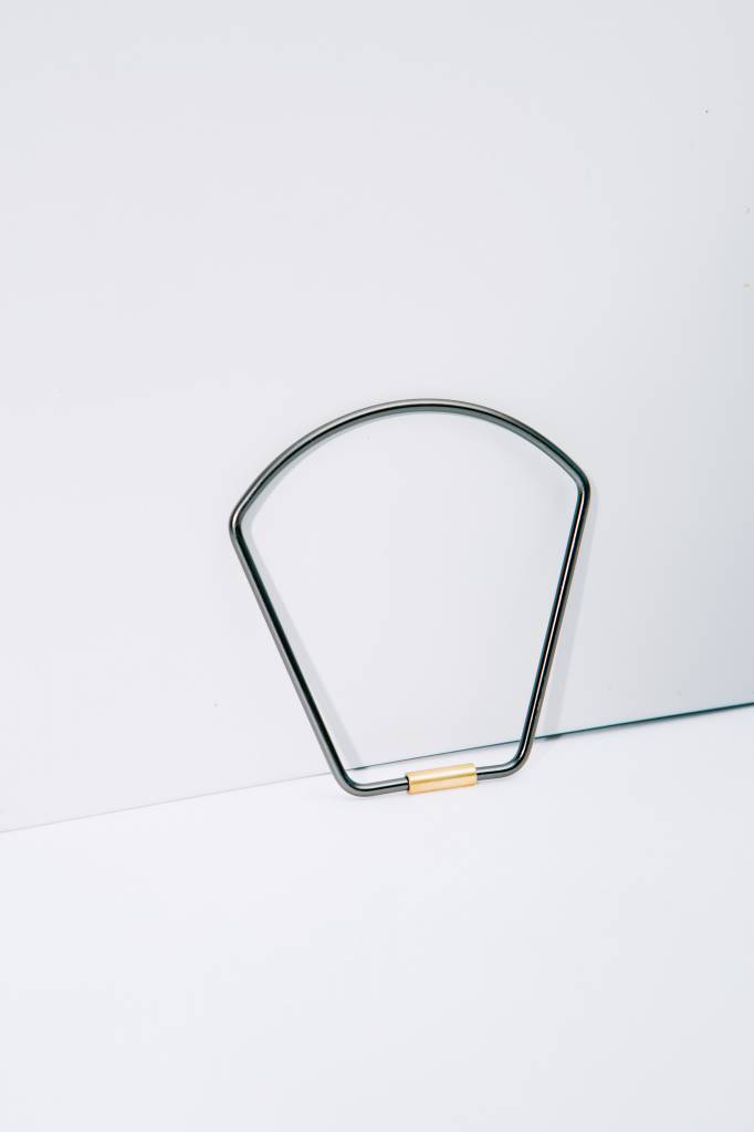 Areaware Contour Key Ring Black, Bell