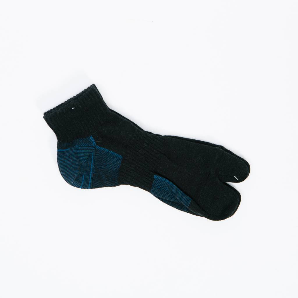 Anonymous Ism Separate Middle Socks, Black