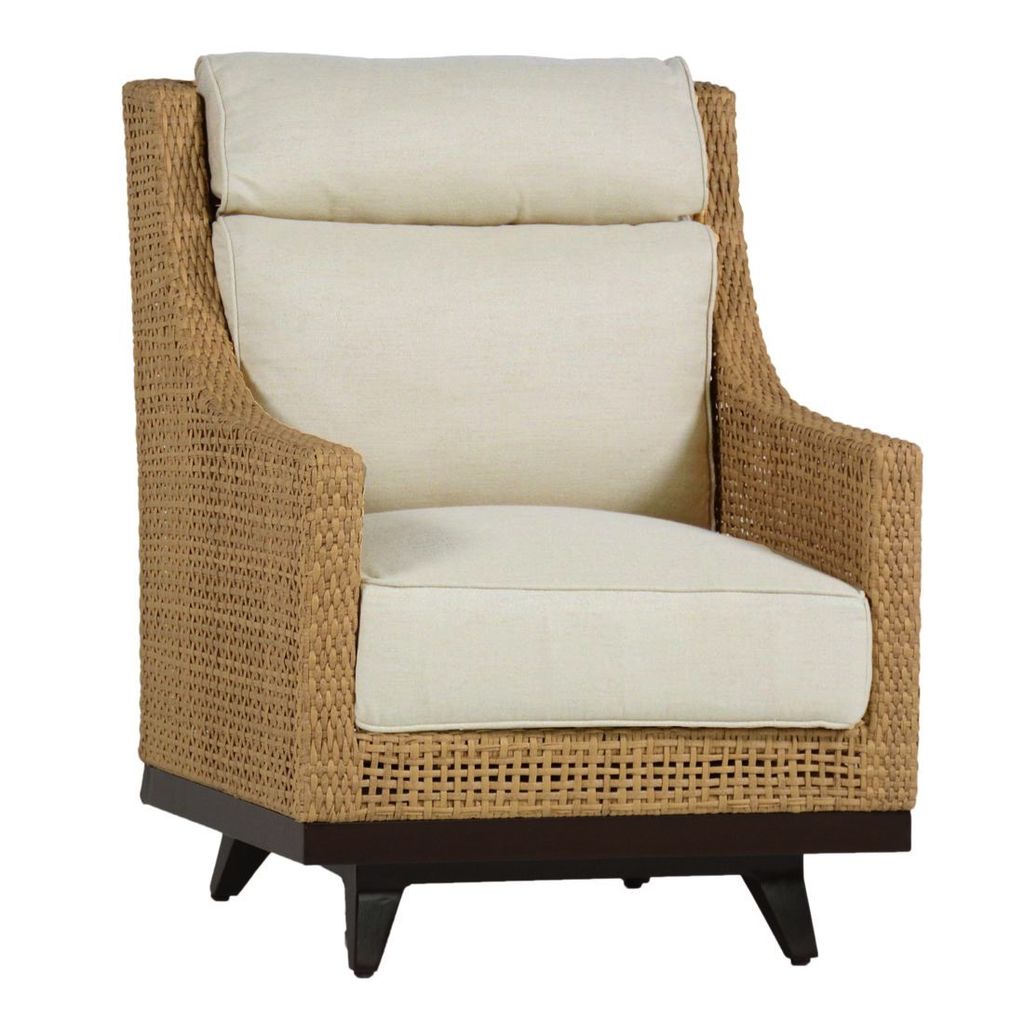 SUMMER CLASSICS PENINSULA LOUNGE CHAIR IN RAFFIA AND SANDALWOOD FINISH ...