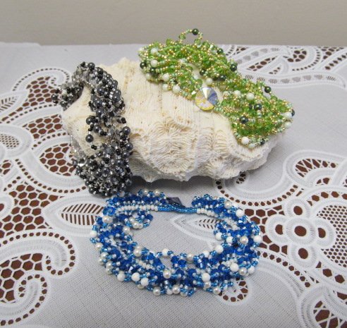 5/14 6-9p Twist Of Sparkle Bracelet