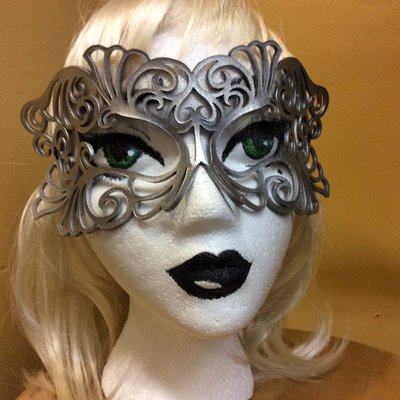 Tom Banwell Designs Coquette Leather Mask in Silver