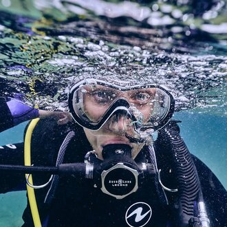 How to Pick Out the Best Regulator for your Style of Diving
