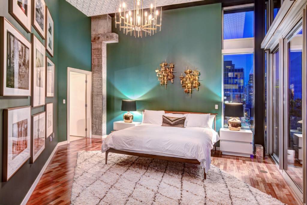 Bedroom ambiance tips from interior designer Lindsey Runyon!
