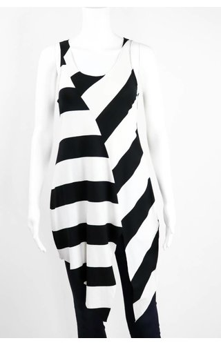 Alembika Asymmetrical Hem Sleeveless Bold Stripe Tank Alembika Asymmetrical Hem Sleeveless Bold Stripe Tank