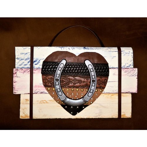 Diamond Royal Tack Heart Wall Horseshoe Decor Diamond Royal Tack Heart Wall Horseshoe Decor