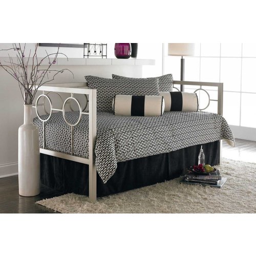 Fashion Bed Group Astoria Daybed (w link spring) Fashion Bed Group Astoria Daybed (w link spring)