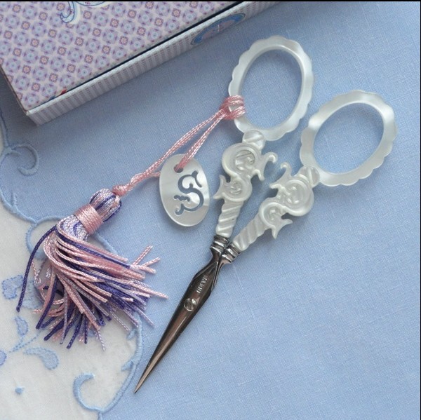 Saj Faux Mother Of Pearl S Motiff Needlepoint Studio Sarasota Faux Mother Of Pearl S Motiff