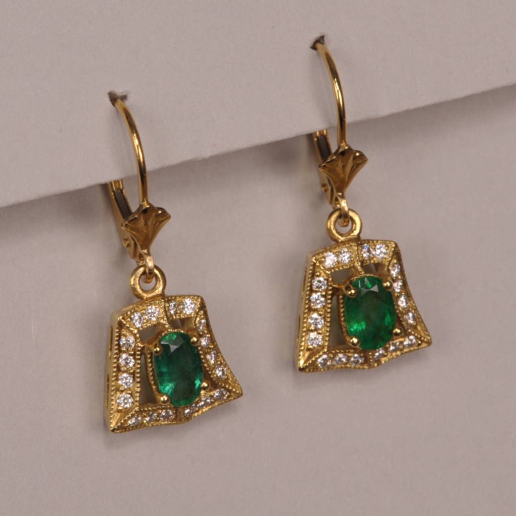 Emerald And Diamond Earrings Real Cute Brand New Cajuel Timeless Traditional Emerald And Diamond Earrings Real Cute Brand New
